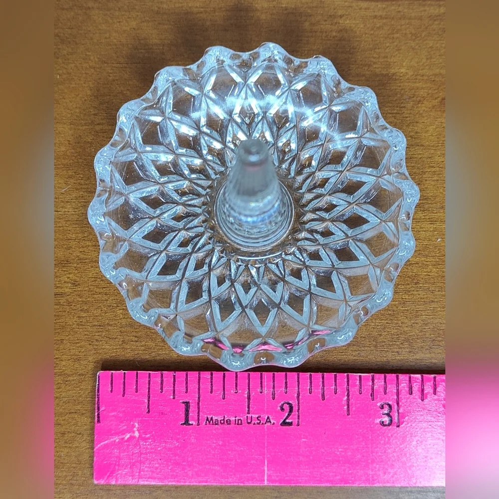 Fifth Avenue Crystal Ring Holder